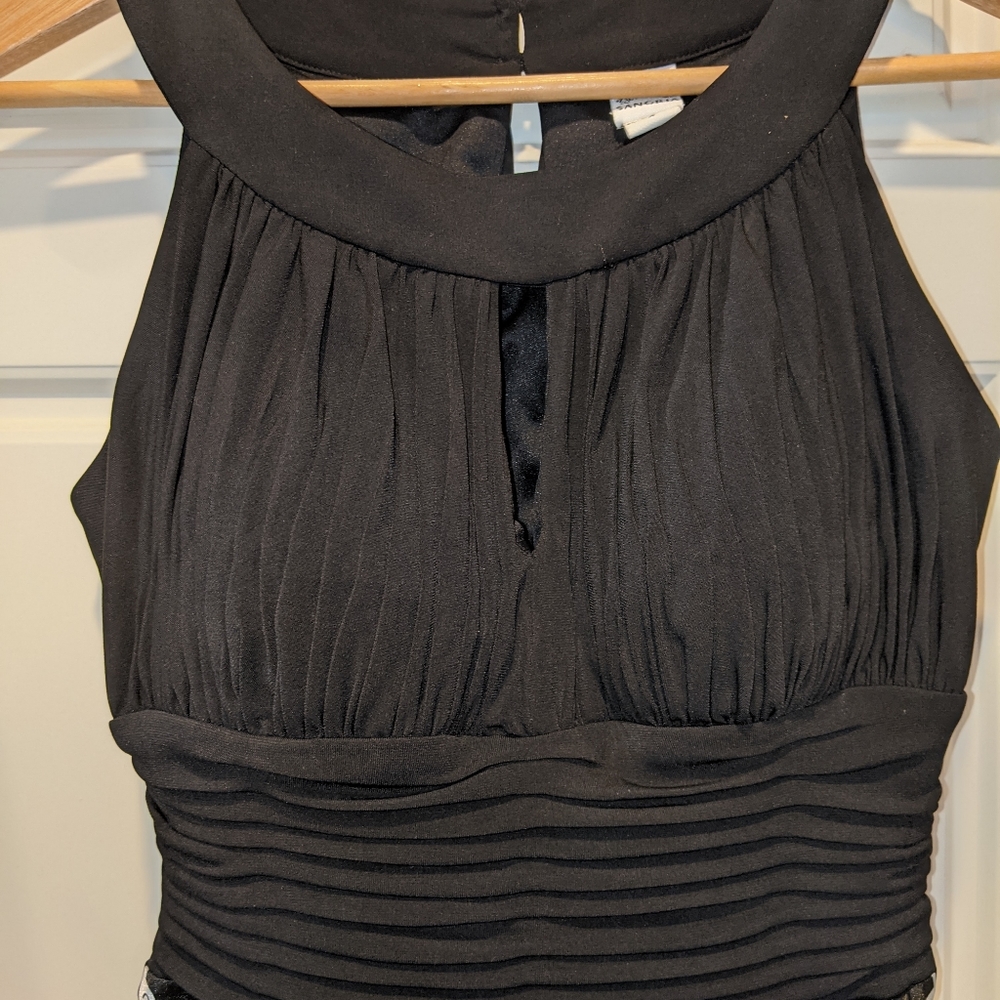 Sleeveless black & white dress